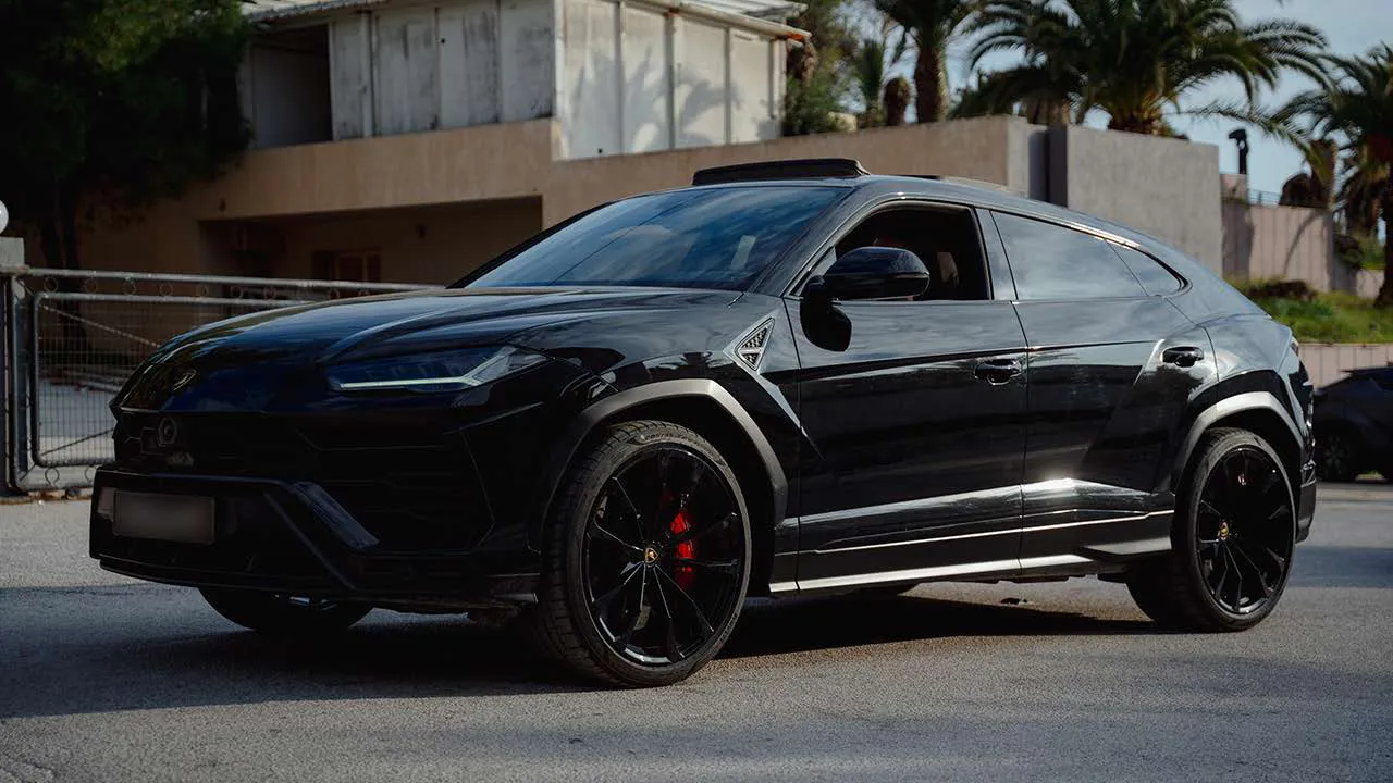 Lamborghini Urus noire