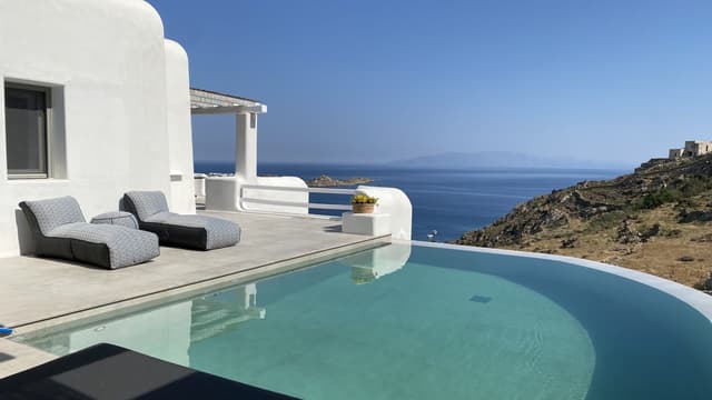 Eliade 2 Villa